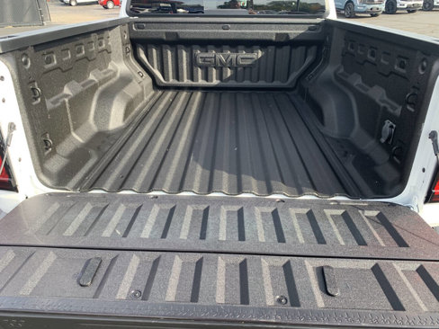 Used 2024 GMC Canyon Elevation w/ Convenience Package image 10