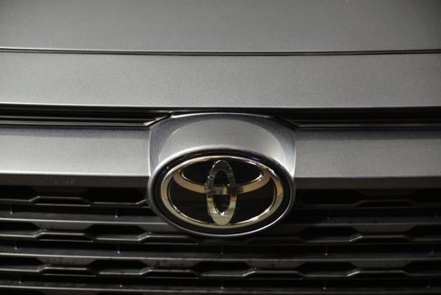 Used 2021 Toyota RAV4 XLE image 16