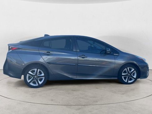 Used 2017 Toyota Prius Four image 6