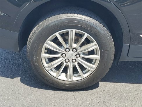 Used 2018 Cadillac XT5 Luxury w/ Driver Awareness Package image 7