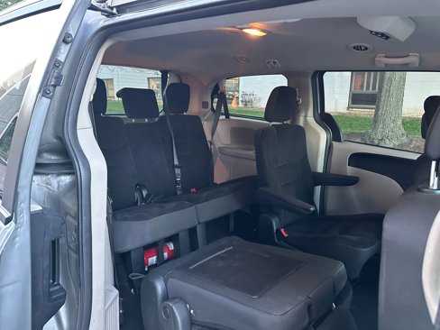Used 2018 Dodge Grand Caravan SE image 23