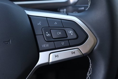 Used 2022 Volkswagen Tiguan SE image 22