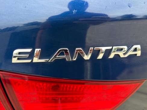 Used 2013 Hyundai Elantra GLS w/ Preferred Pkg image 7