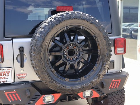 Used 2016 Jeep Wrangler Unlimited Rubicon image 26