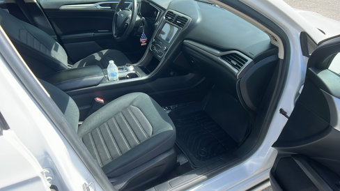 Used 2020 Ford Fusion SE image 19