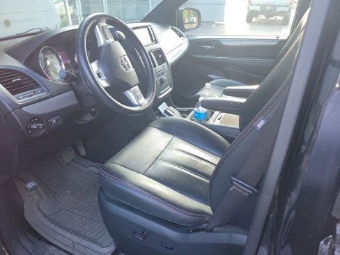 Used 2017 Dodge Grand Caravan GT image 6