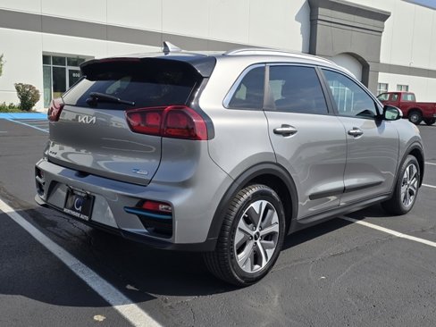 Used 2022 Kia Niro EX image 7