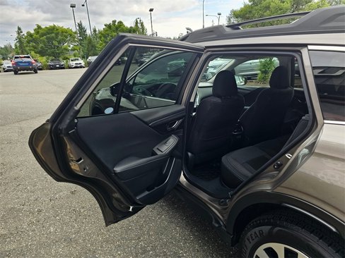 Used 2022 Subaru Outback Premium image 16