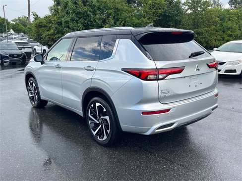 Used 2024 Mitsubishi Outlander SEL image 5