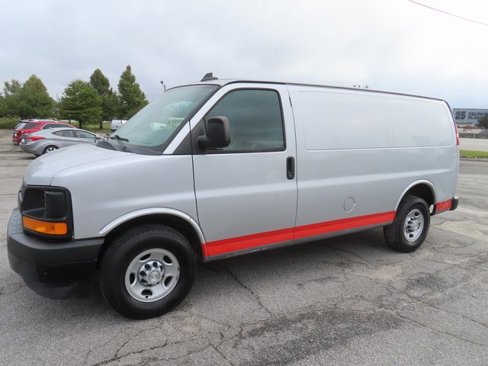 Used 2017 Chevrolet Express 2500 image 8