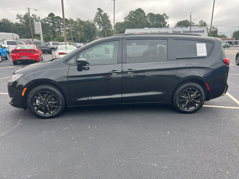 Certified 2020 Chrysler Pacifica Touring-L w/ Advanced Safetytec Group image 14