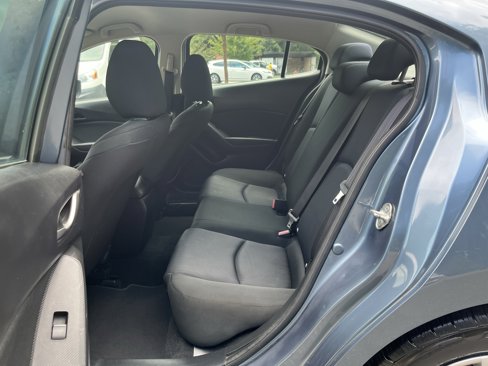 Used 2015 MAZDA MAZDA3 i Sport image 18