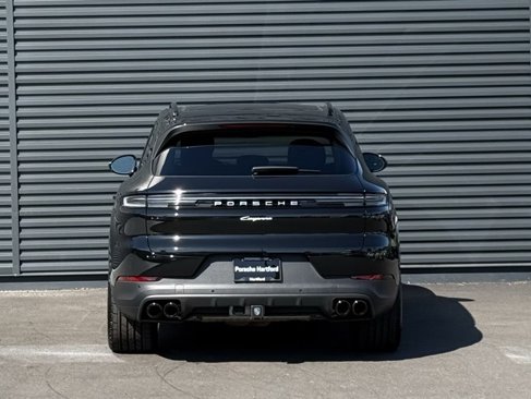 Certified 2024 Porsche Cayenne image 6
