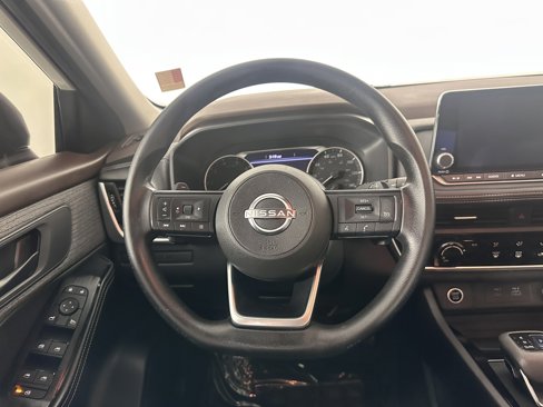 Used 2022 Nissan Rogue S image 22