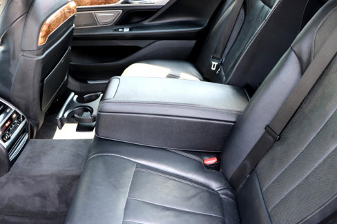 Used 2018 BMW 740i xDrive image 23