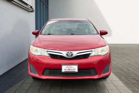 Used 2014 Toyota Camry LE image 7