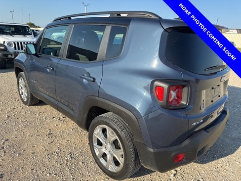 Used 2023 Jeep Renegade Limited image 3