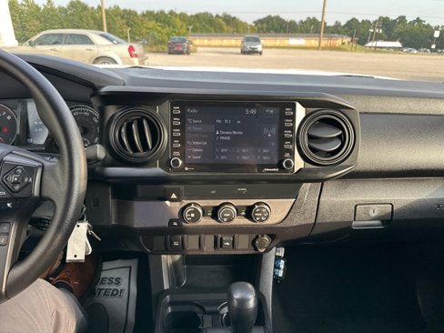 Used 2022 Toyota Tacoma SR image 13
