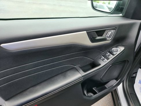 Used 2022 Ford Escape S image 30