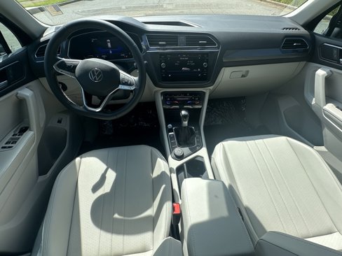 Used 2022 Volkswagen Tiguan SE image 22