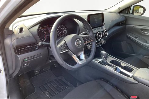 Used 2020 Nissan Sentra SV image 12