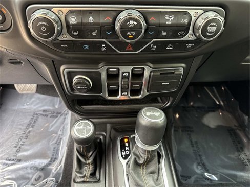 Used 2021 Jeep Wrangler Unlimited Sahara image 29