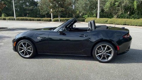 Used 2022 MAZDA MX-5 Miata Grand Touring w/ Weather Package image 5
