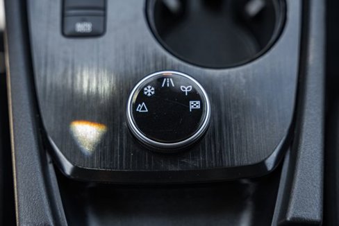 Used 2021 Nissan Rogue SV image 25
