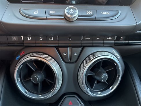 Used 2020 Chevrolet Camaro LT w/ Technology Package image 16