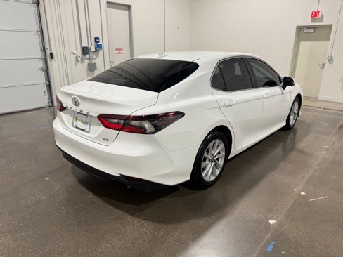Used 2021 Toyota Camry LE image 5