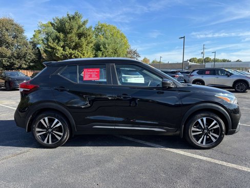 Used 2019 Nissan Kicks SR w/ SR Premium Package image 4