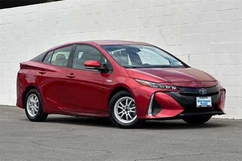 Used 2019 Toyota Prius Prime Premium image 2