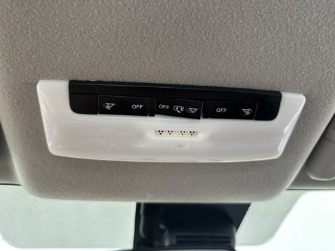 Used 2023 Nissan Versa SV image 29