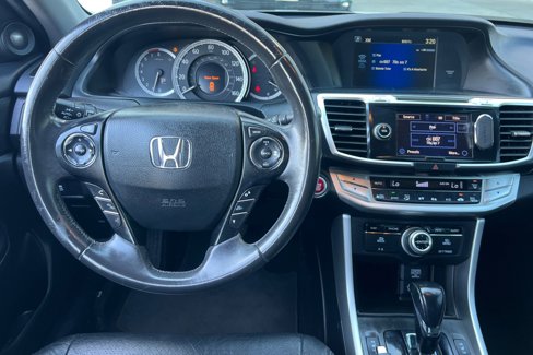 Used 2015 Honda Accord Touring image 11