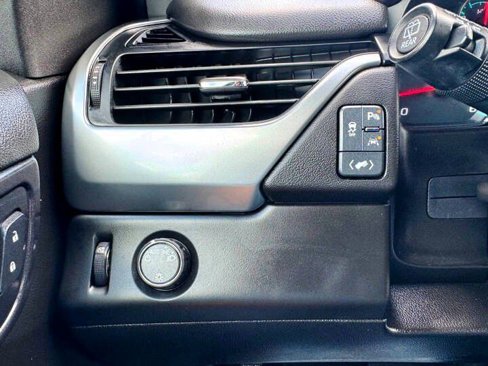 Used 2019 Chevrolet Suburban LT image 21