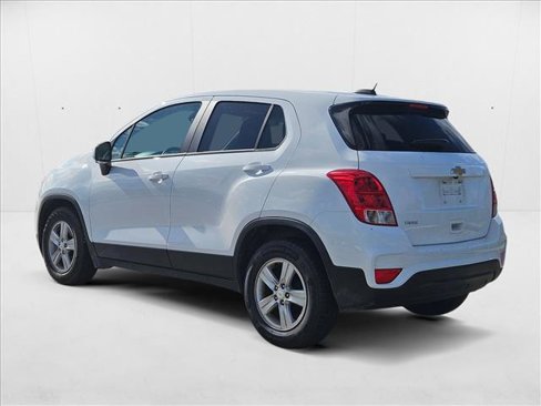 Used 2022 Chevrolet Trax LS w/ Tint and Cruise Package image 7