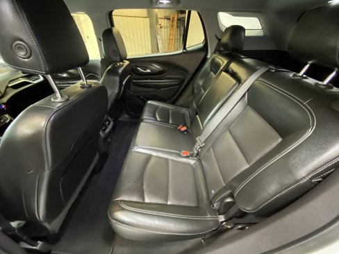 Used 2024 GMC Terrain SLT image 25