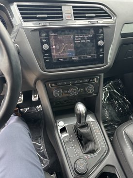 Used 2019 Volkswagen Tiguan SEL Premium image 13