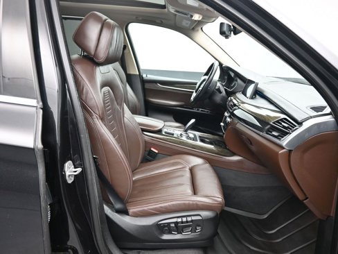 Used 2015 BMW X5 xDrive35d image 44