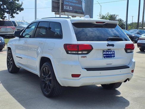 Used 2019 Jeep Grand Cherokee Altitude image 4
