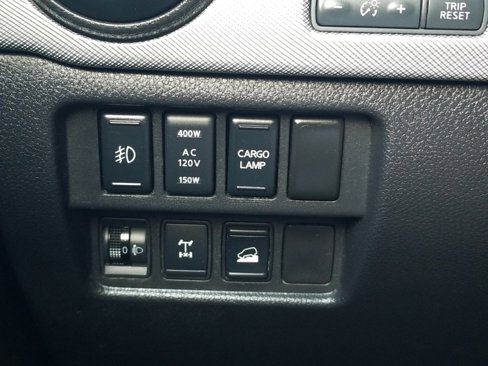 Used 2017 Nissan Titan PRO-4X image 17