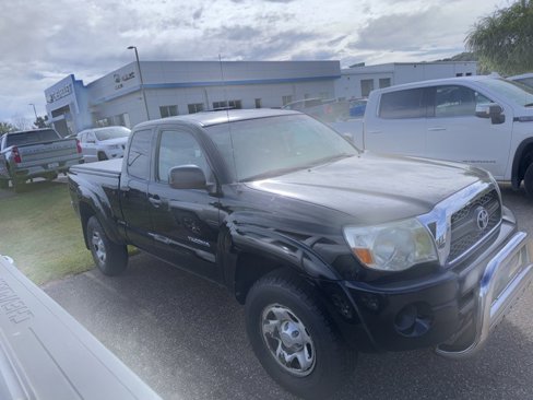 Used 2011 Toyota Tacoma 4x4 Access Cab image 2