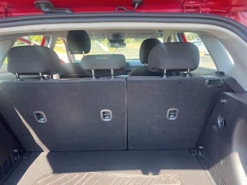Used 2025 Hyundai Kona SE image 19