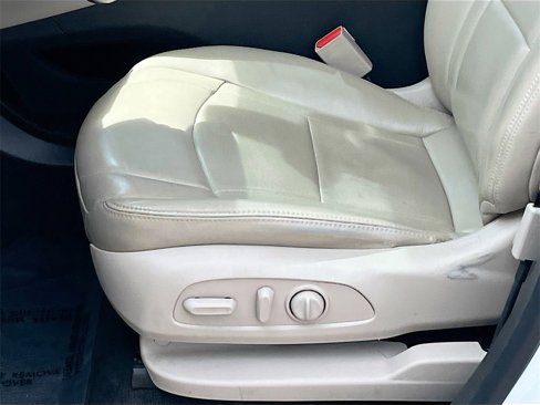 Used 2019 Buick Enclave Essence image 16
