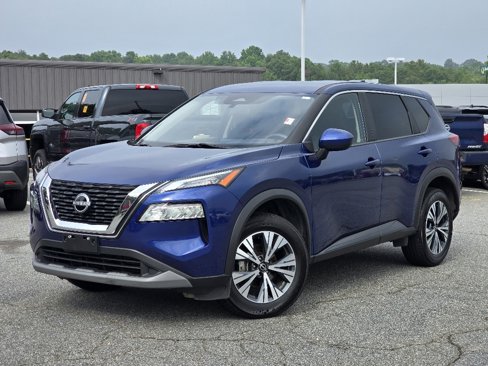 Used 2023 Nissan Rogue SV image 2