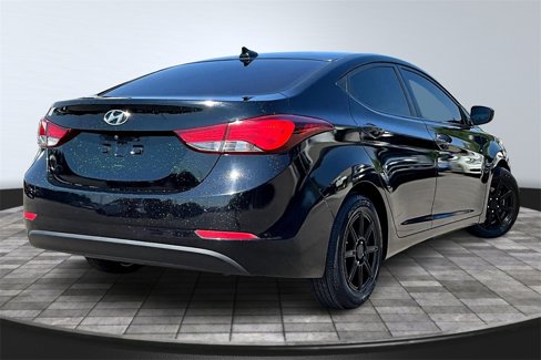 Used 2016 Hyundai Elantra SE image 2