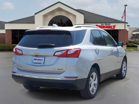 Used 2018 Chevrolet Equinox Premier image 4