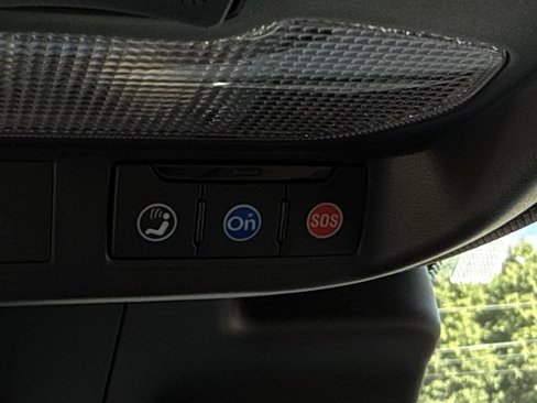 Used 2024 Chevrolet Trax RS w/ Driver Confidence Package image 17