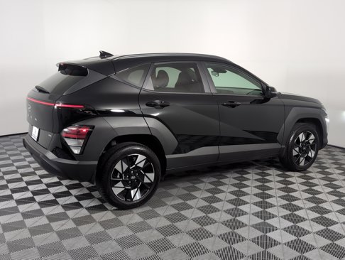 Used 2024 Hyundai Kona SEL image 2