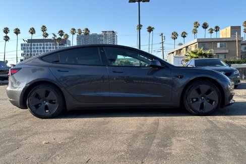 Used 2021 Tesla Model 3 Standard Range Plus image 3